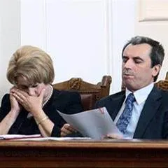 http://www.robzor.com/rhouse/the(BG)ineffectualintellectual123_files/image074.webp