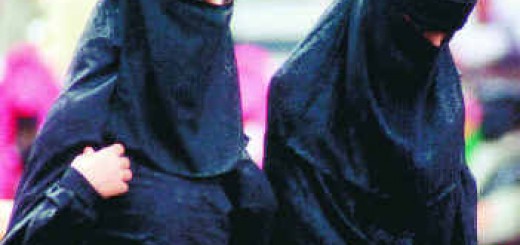 http://alisina.org/wp-content/uploads/2011/02/muslim_women-520x245.jpg