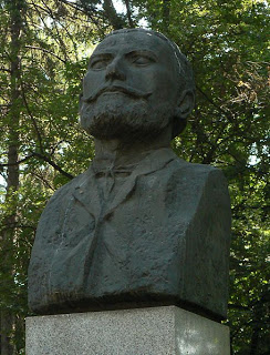 http://bp3.blogger.com/_CULfDo8YCm8/SIHhIEEYjuI/AAAAAAAAAxs/ZmMTrcLnVRU/s320/456px-Zahari-Stoyanov-monument.jpg