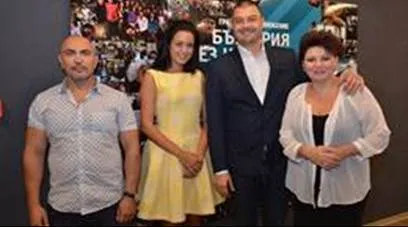 http://www.robzor.com/rhouse/women123_files/image744.webp